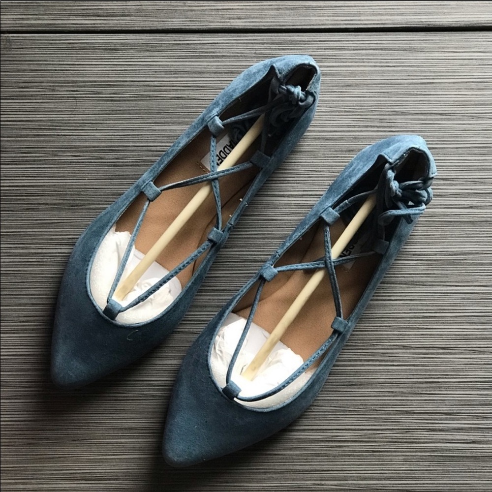 Steve Madden NWT suede flats